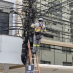 Balneário Camboriú retira 19 toneladas de fios em desuso dos postes em quatro meses