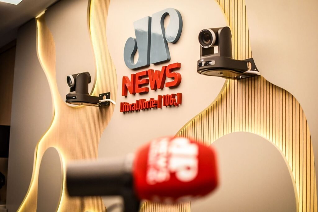 Itajaí e Balneário Camboriú ganha nova emissora: Jovem Pan News Litoral Norte 106.1 FM estreia com foco no jornalismo local