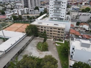 Prédio afetado por abalo estrutural deve ser demolido em Itajaí