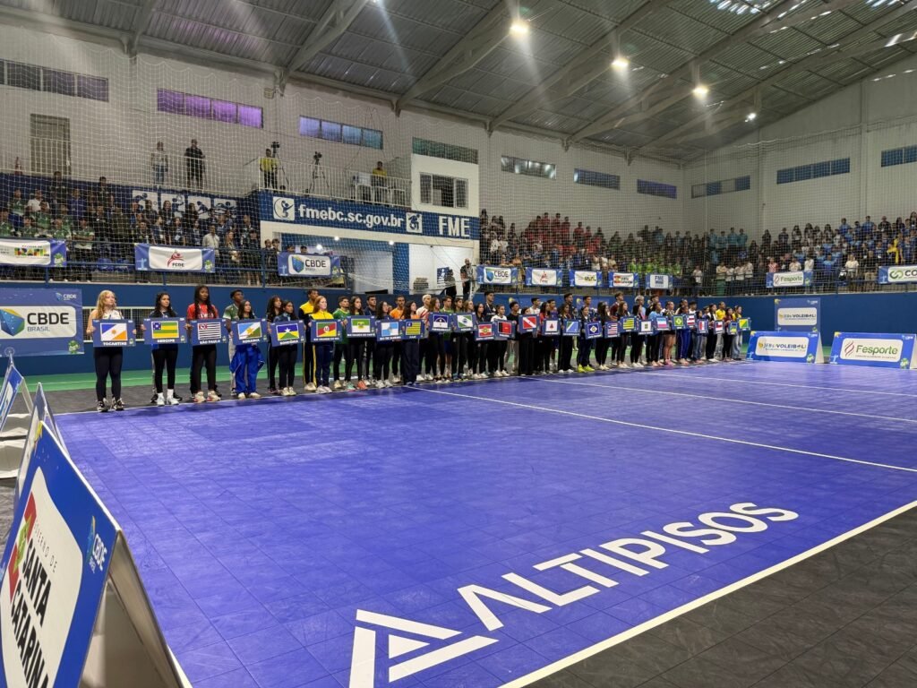 Balneário Camboriú abre Jogos Escolares de Vôlei Sub-18