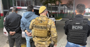 Dupla procurada por homicídio é presa em Camboriú