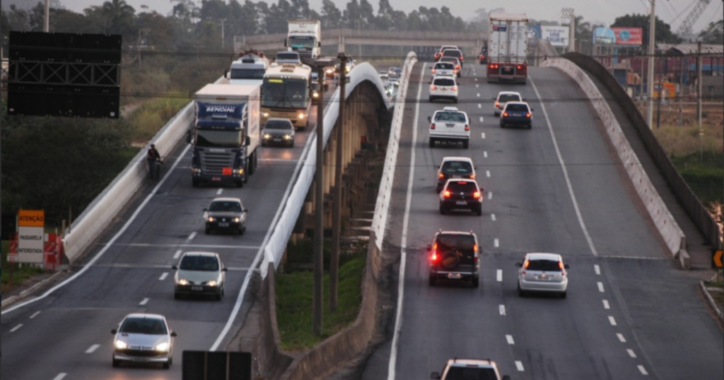 Ponte entre Itajaí e Navegantes apresenta problemas estruturais