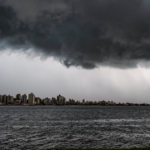 Nova frente fria traz chuva intensa para Santa Catarina