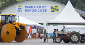 Trânsito em Itajaí terá alterações para desfile da Festa do Colono