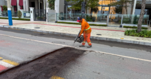 Operação tapa-buraco começa pela Avenida Atlântica em BC