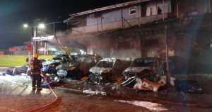 Araquari investiga incêndio que destruiu frota municipal