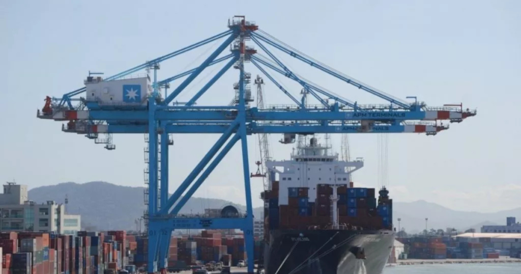 Entidades cobram ações para garantir navegação no Porto de Itajaí