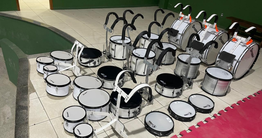 Fanfarra Municipal de São João do Itaperiú recebe novos instrumentos