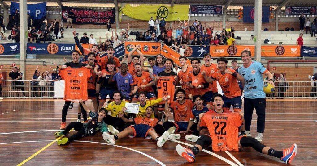 Itajaí busca empate no último segundo e vence Indaial nos pênaltis