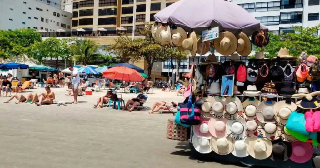 Balneário Camboriú abre 521 vagas para ambulantes nas praias