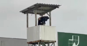 Jogo entre Brusque e Paysandu valendo o acesso pra Série B quase termina em tragédia na arquibancada visitante