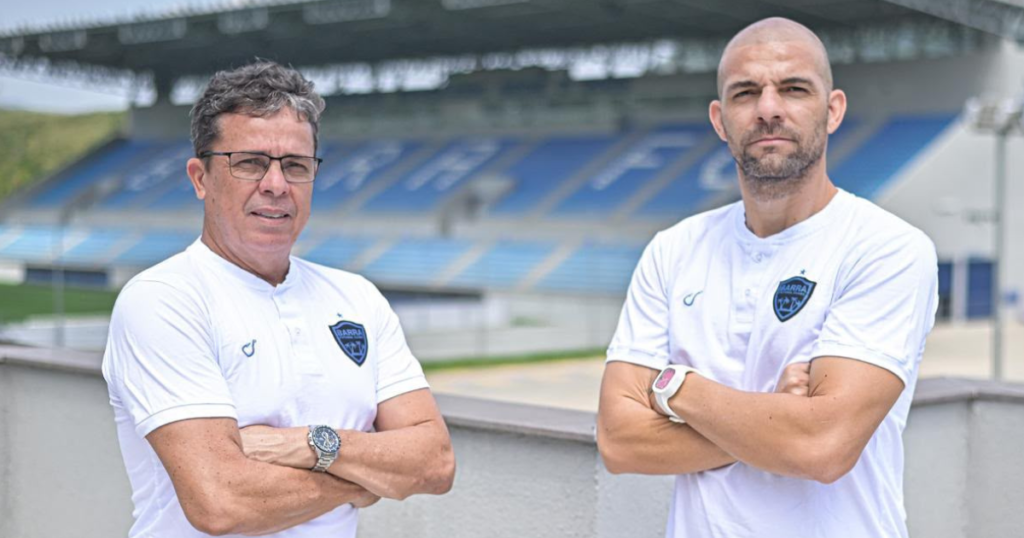 De olho em 2027, Barra renova com o técnico Evaristo Piza e anuncia ex-jogador de Cruzeiro e Palmeiras como auxiliar