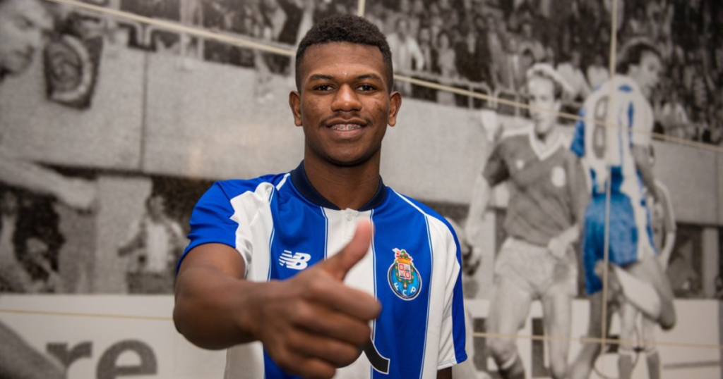 Marcílio Dias acerta com volante que passou por clube campeão da Champions League