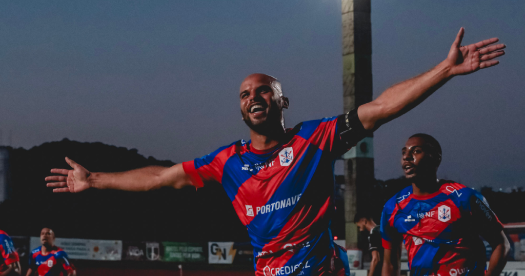 Marcílio Dias renova até 2028 com zagueiro que já foi campeão pelo clube com gol em final